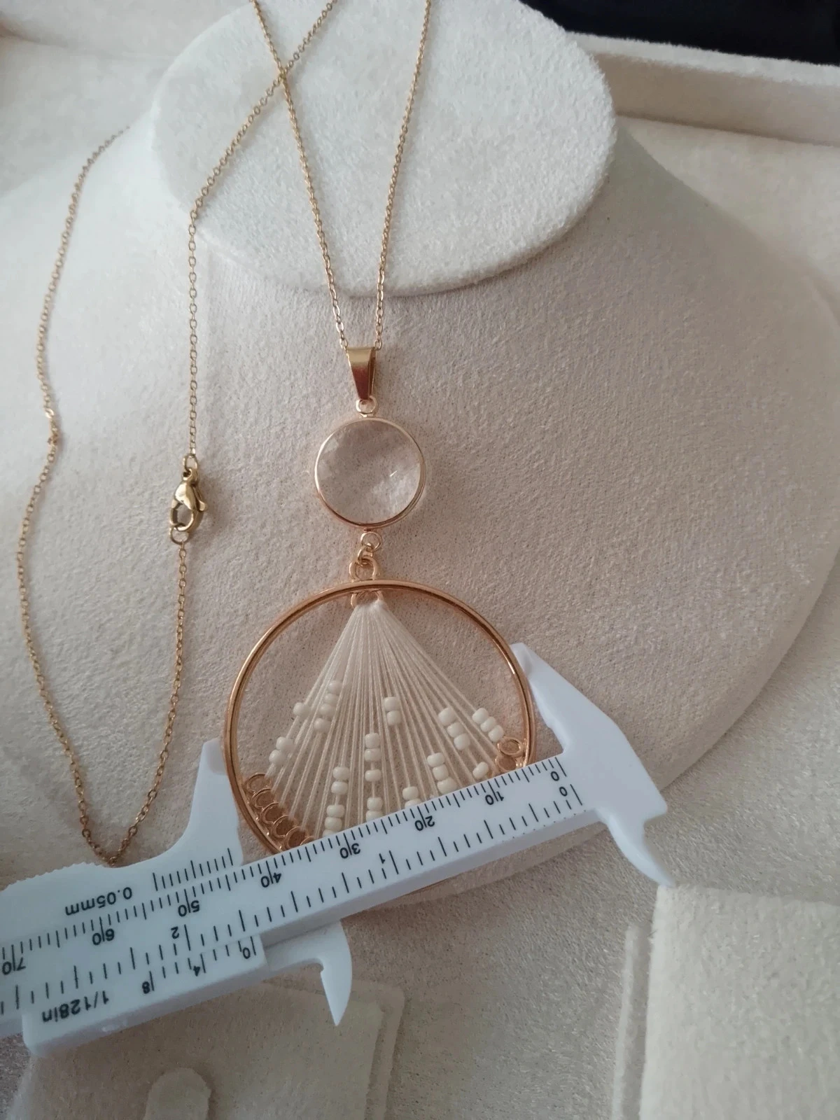 Collar de cristal de roca y círculo tejido/perlado – photo 3